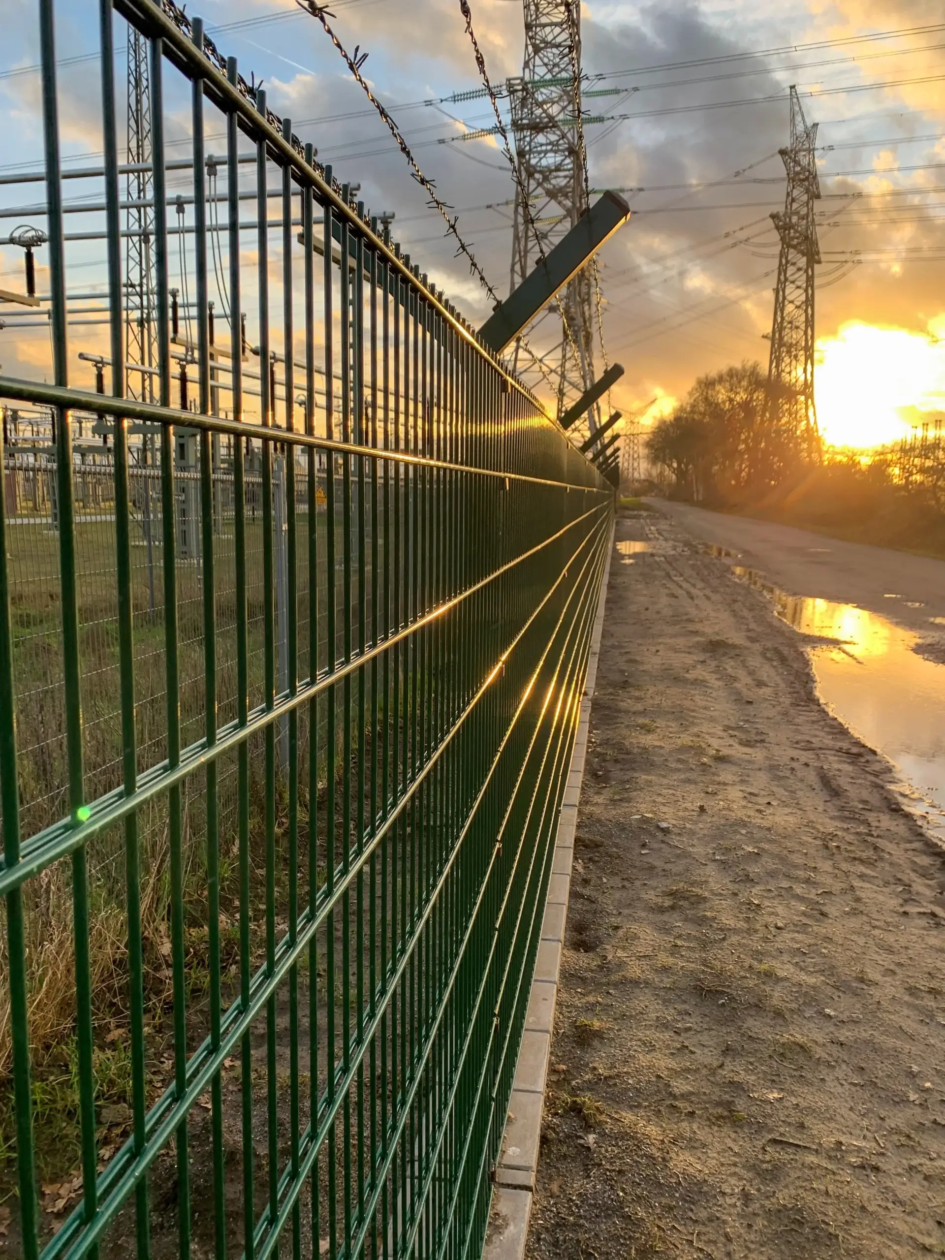 Hochsicherheits-Schutzzäune - Zufahrtsschutz für öffentliche Räume Zufahrtsschutz für kritische Infrastruktur