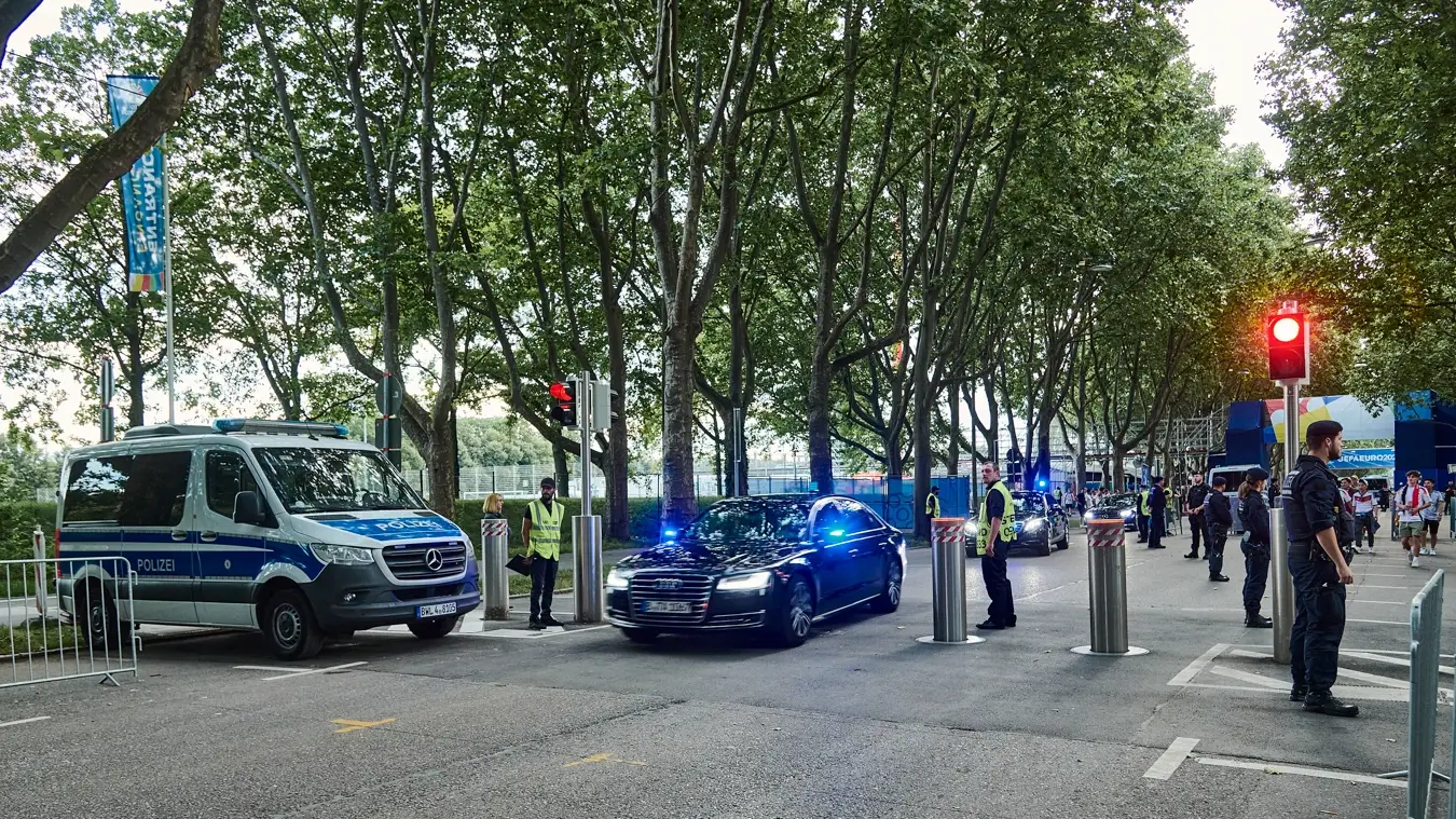 Versenkbare automatische Verkehrsleitpoller - Zufahrtsschutz für öffentliche Räume Zufahrtsschutz für öffentliche Räume